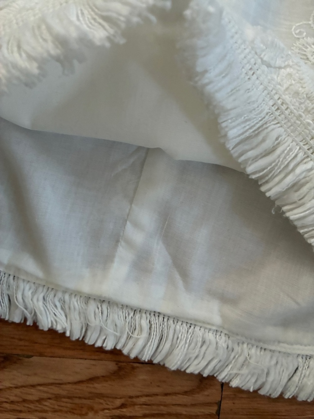 Walter Baker White Embroidered Fringe Mini Skirt - Picture 3 of 8